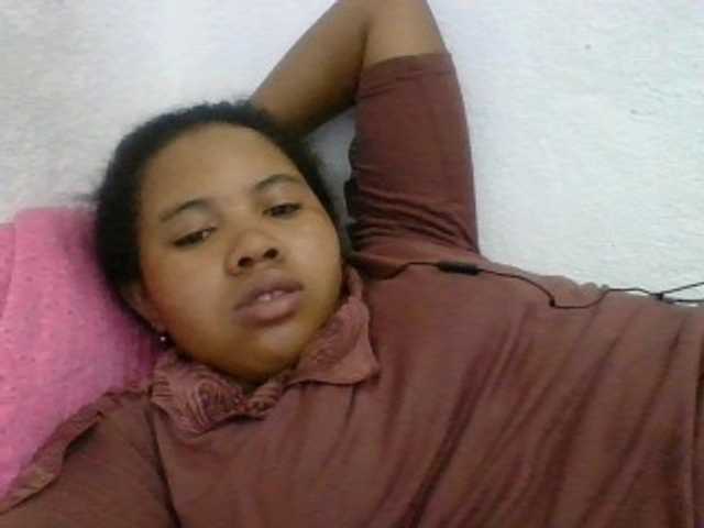 Juliah1a live cam on BongaCams