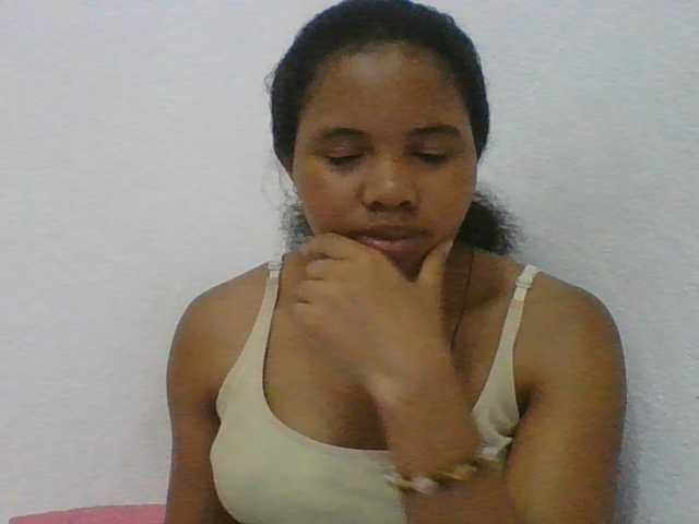 Juliah1a live cam on BongaCams