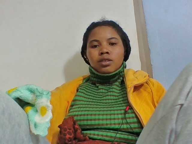 Juliah1a live cam on BongaCams