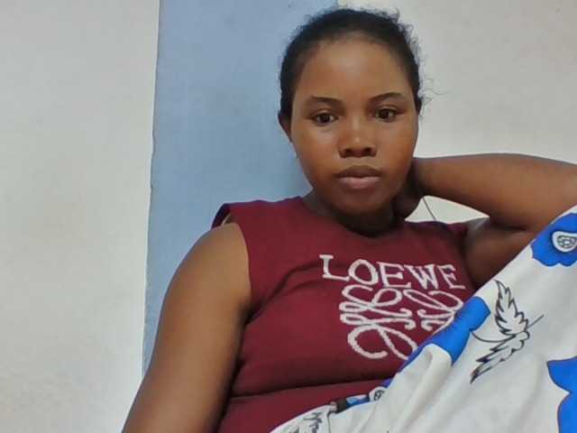 Juliah1a live cam on BongaCams