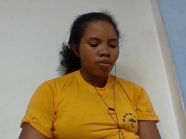 Juliah1a live cam on BongaCams