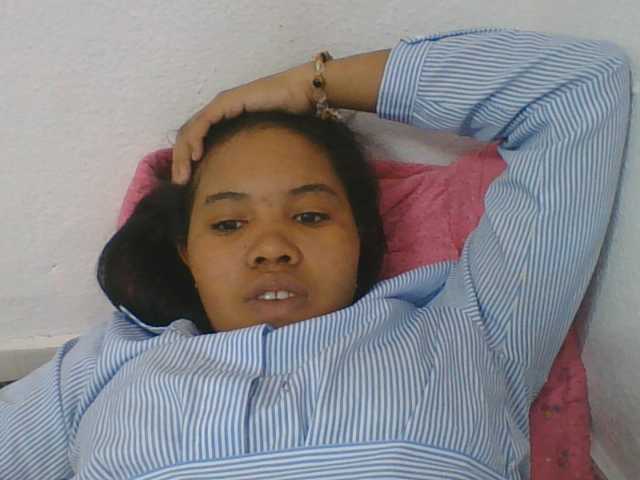 Juliah1a live cam on BongaCams
