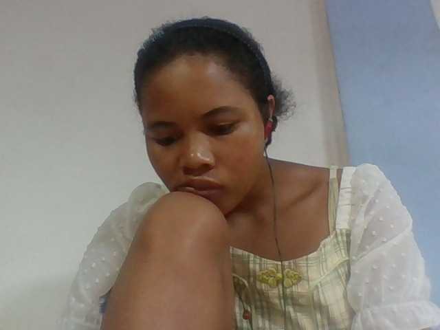 Juliah1a live cam on BongaCams