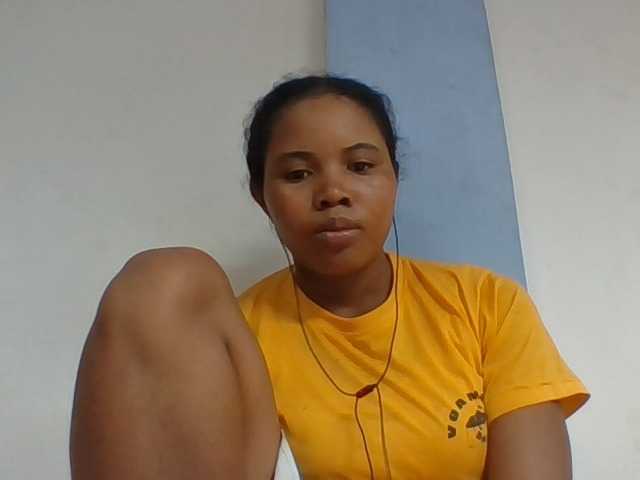 Juliah1a live cam on BongaCams