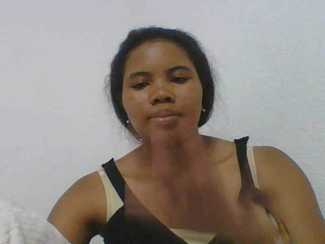 Juliah1a live cam on BongaCams