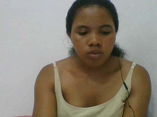 Juliah1a live cam on BongaCams
