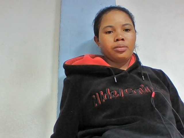 Juliah1a live cam on BongaCams