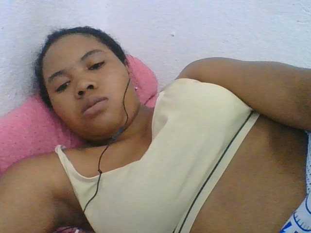 Juliah1a live cam on BongaCams