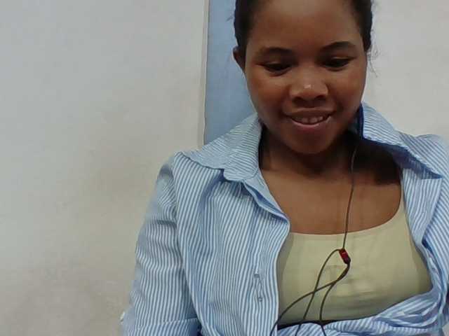 Juliah1a live cam on BongaCams