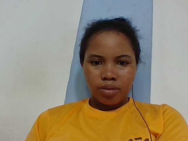 Juliah1a live cam on BongaCams