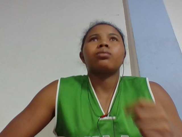 Juliah1a live cam on BongaCams
