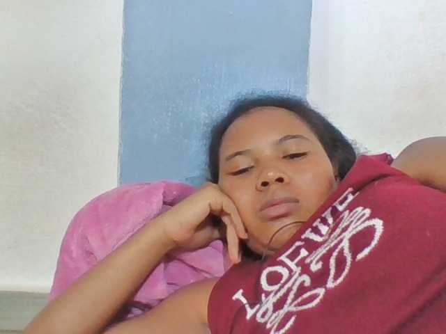 Juliah1a live cam on BongaCams