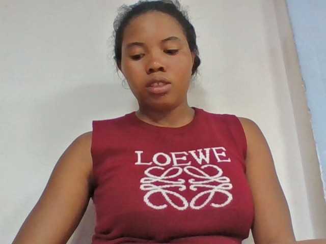 Juliah1a live cam on BongaCams