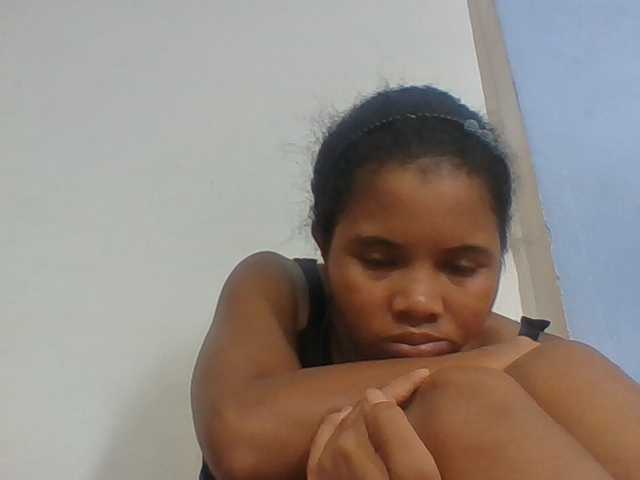 Juliah1a live cam on BongaCams