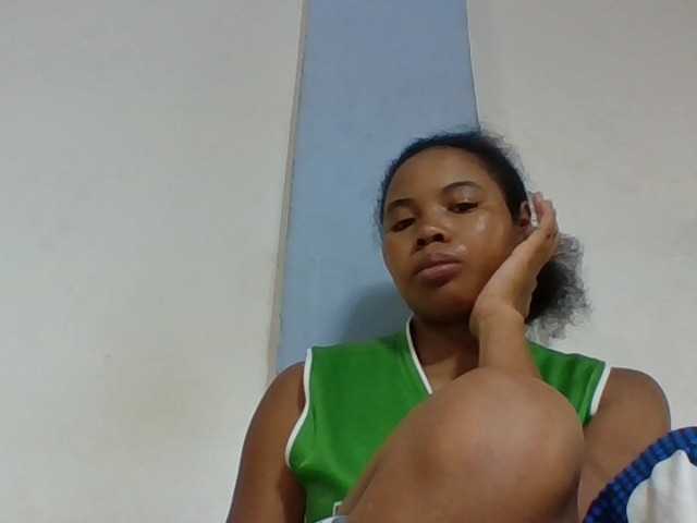 Juliah1a live cam on BongaCams