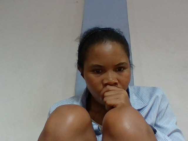 Juliah1a live cam on BongaCams