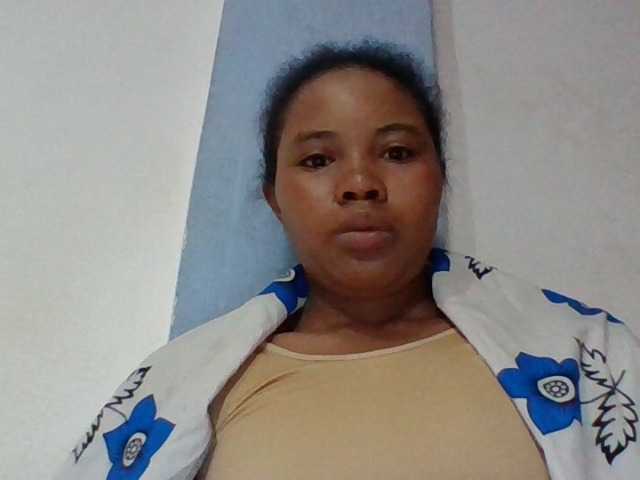 Juliah1a live cam on BongaCams