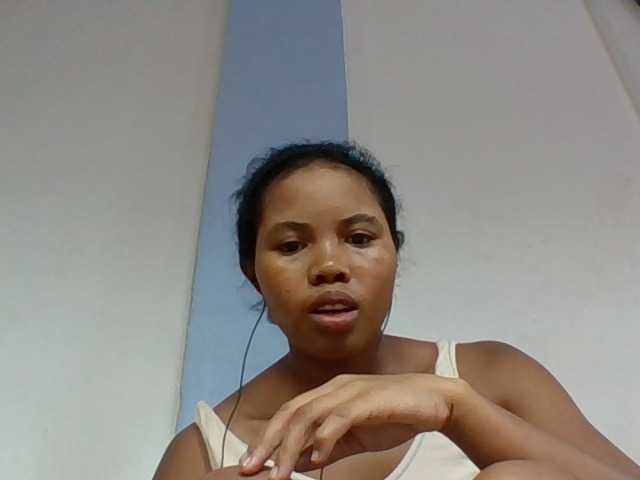 Juliah1a live cam on BongaCams