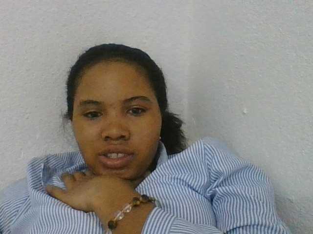 Juliah1a live cam on BongaCams