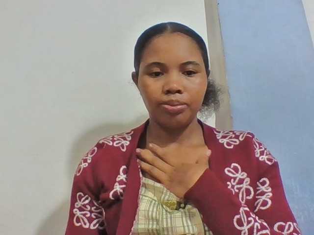 Juliah1a live cam on BongaCams