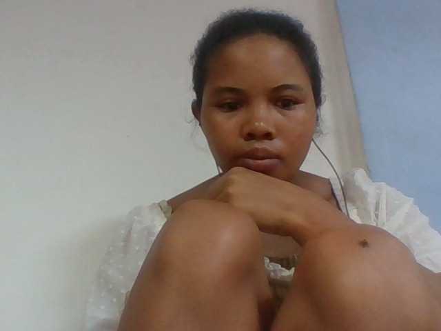 Juliah1a live cam on BongaCams