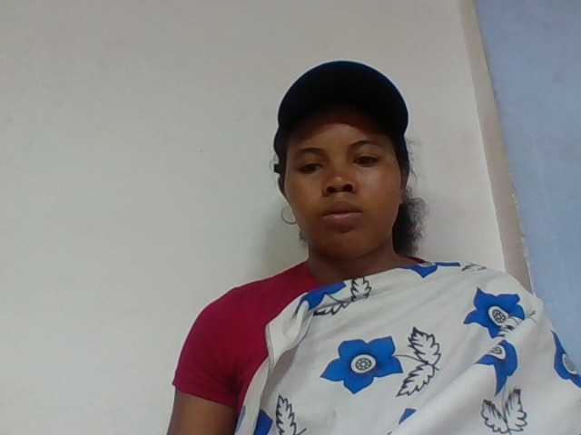 Juliah1a live cam on BongaCams