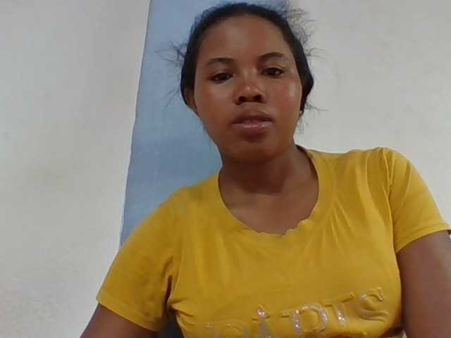 Juliah1a live cam on BongaCams