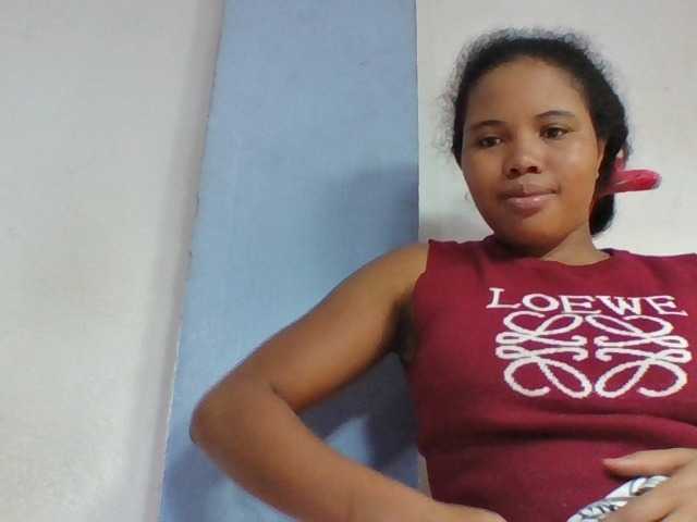 Juliah1a live cam on BongaCams