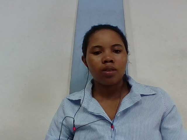 Juliah1a live cam on BongaCams