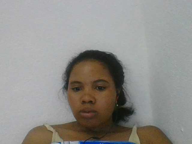 Juliah1a live cam on BongaCams