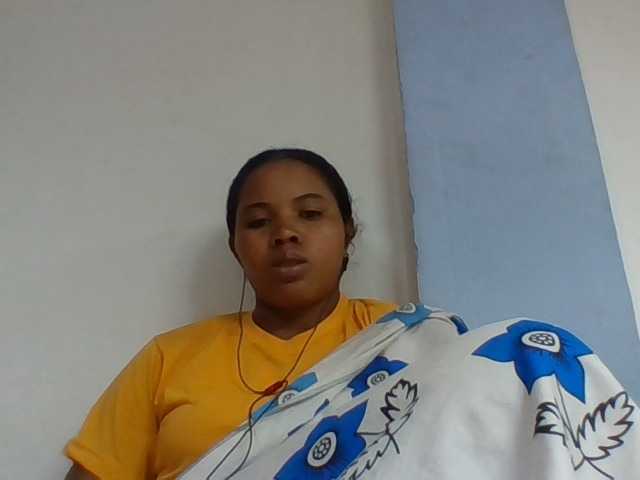 Juliah1a live cam on BongaCams