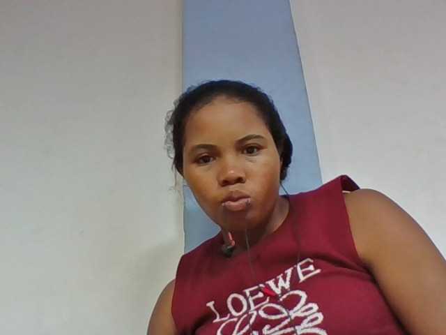 Juliah1a live cam on BongaCams