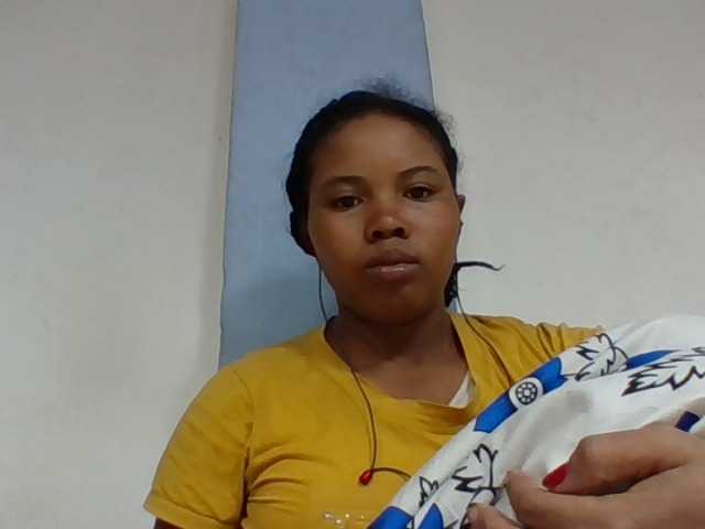 Juliah1a live cam on BongaCams
