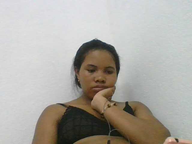 Juliah1a, en directo ahora en BongaCams