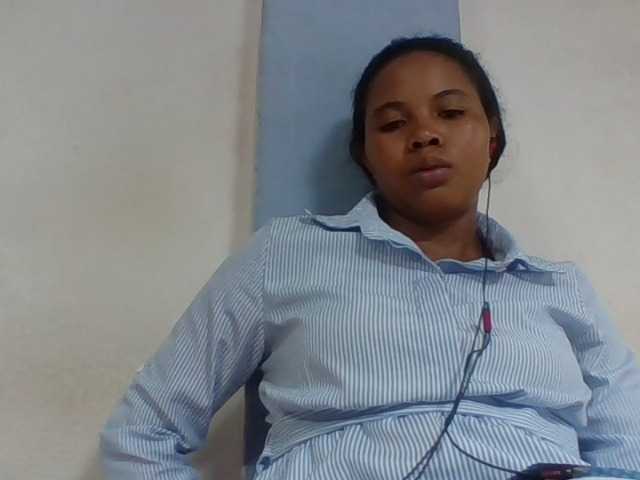 Juliah1a live cam on BongaCams
