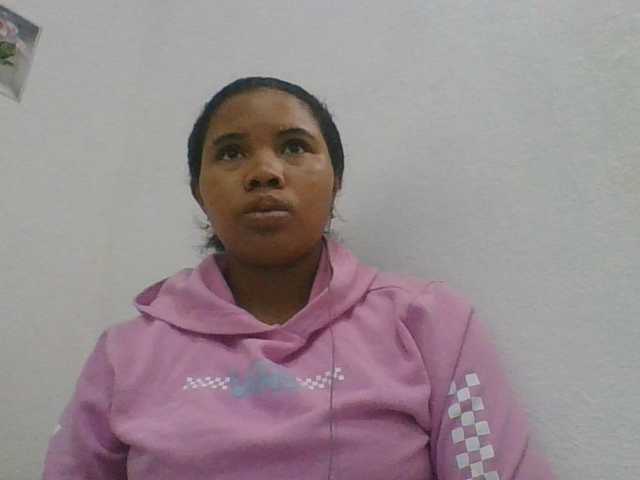 Juliah1a live cam on BongaCams