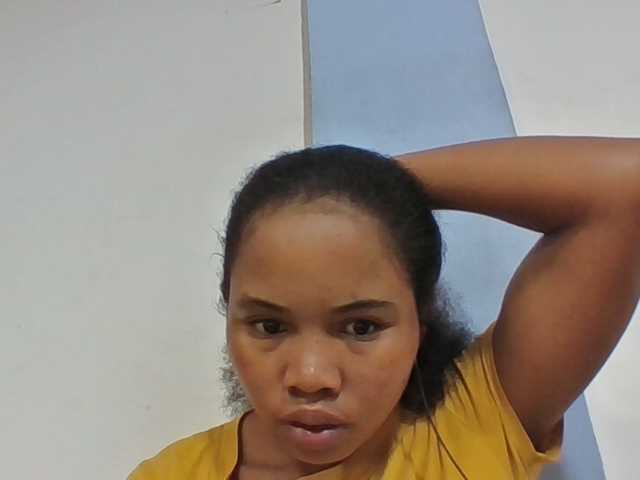 Juliah1a live cam on BongaCams