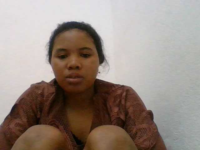 Juliah1a live cam on BongaCams