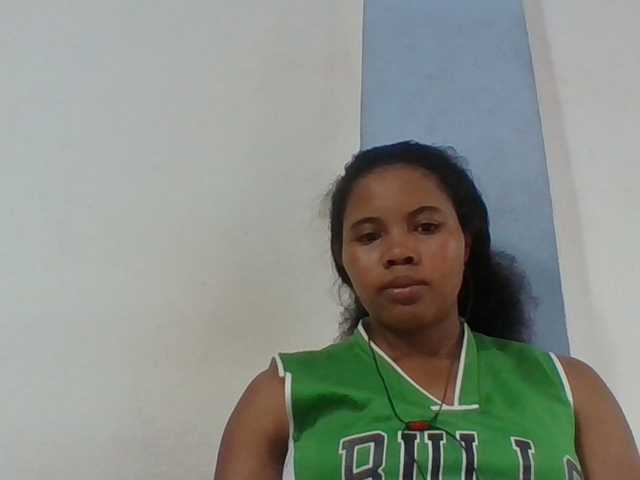 Juliah1a live cam on BongaCams