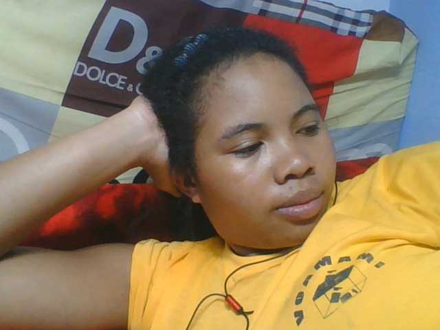 Juliah1a live cam on BongaCams