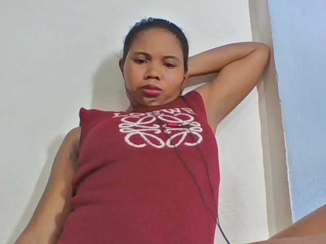 Juliah1a live cam on BongaCams