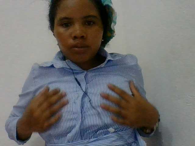 Juliah1a live cam on BongaCams