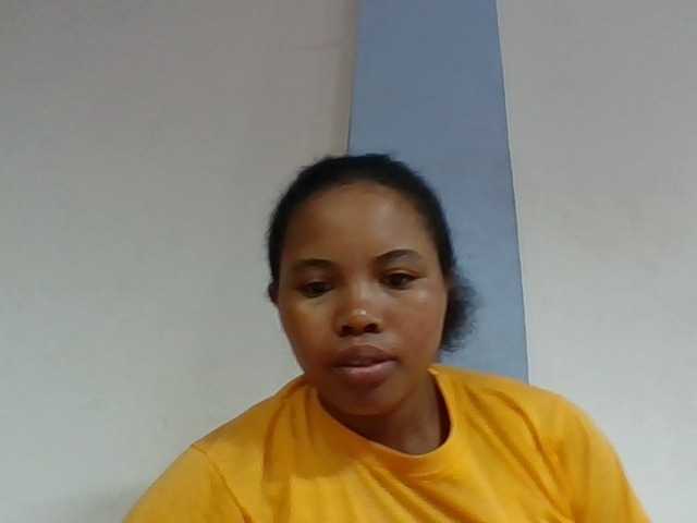 Juliah1a live cam on BongaCams