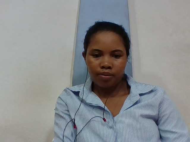 Juliah1a live cam on BongaCams