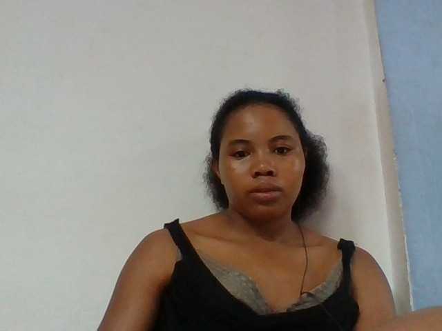 Juliah1a live cam on BongaCams