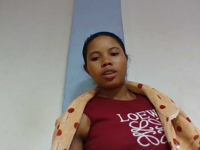 Juliah1a live cam on BongaCams