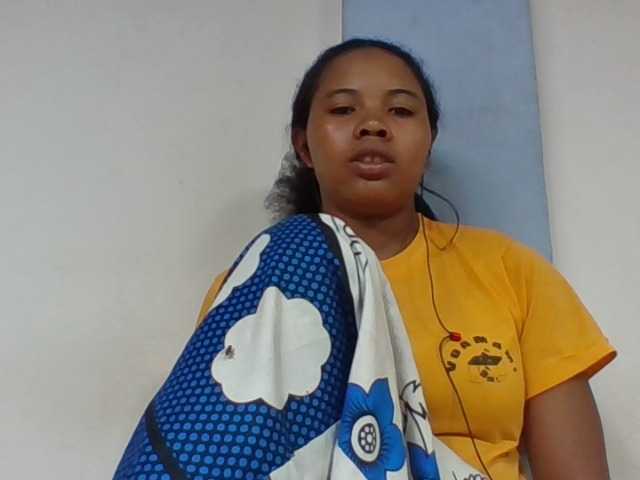 Juliah1a live cam on BongaCams