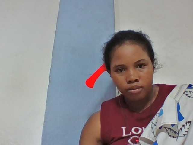 Juliah1a live cam on BongaCams