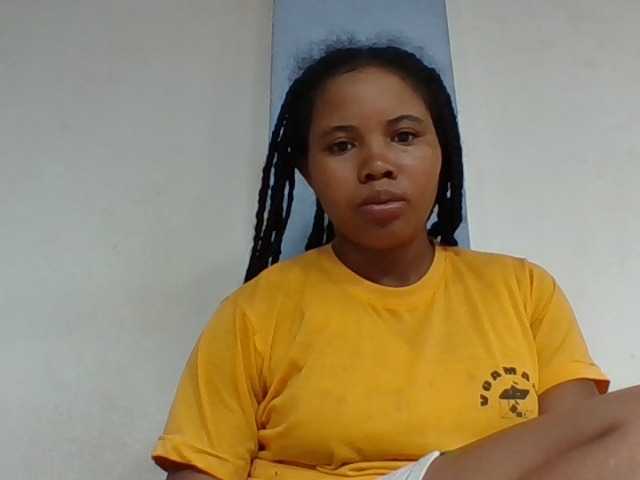 Juliah1a live cam on BongaCams