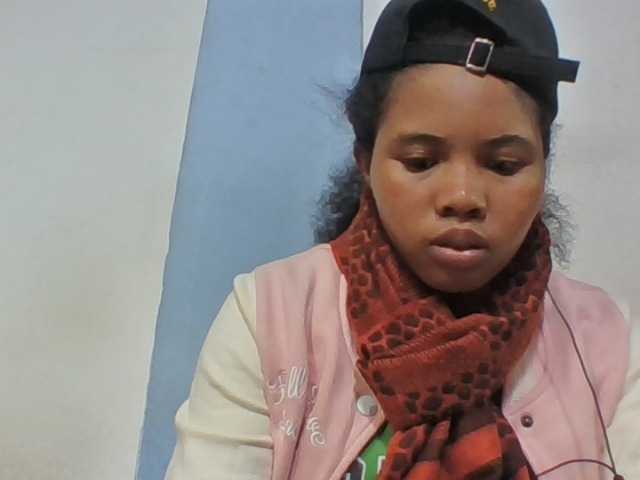 Juliah1a live cam on BongaCams
